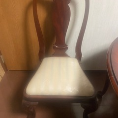 大塚家具　丸テーブル 椅子付き ×4の画像