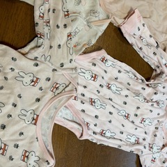 UNIQLOロンパース肌着6枚の画像