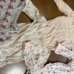 UNIQLOロンパース肌着6枚の画像