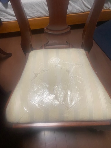 大塚家具　丸テーブル 椅子付き ×4