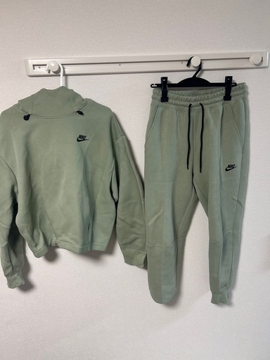 nike ジャージセットアップ(レディース）