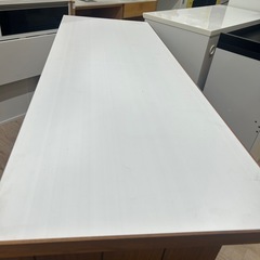 ジモティー割引🏷️【ジャングルジャングル 岸和田和泉インター店】 カウンターボード ホワイト&ブラウン 和泉市 堺市 岸和田市 泉大津市 高石市 泉北郡熊取町の画像