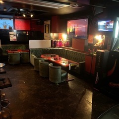 高収入！BAR  Lounge スタッフ急募！飲んで歌って楽しくお仕事♪の画像
