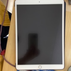 中古 (目立った傷や汚れなし) iPad Pro 10.5インチ Wi-Fiモデル 64GB MQDY2J/Aの画像