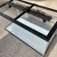 アクアリウム　水槽90cm 照明付の画像