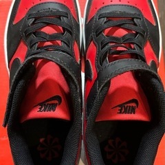 (お取引中)NIKE ジュニアスニーカーの画像