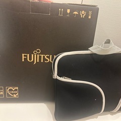 ノートパソコン　FUJITSU ホワイト
の画像