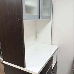 キッチンボード(食器棚)の画像