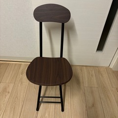 無料！折りたたみ式 木製テーブル＆椅子４脚セット（早めに引き取り希望）の画像
