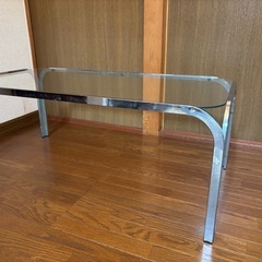 ガラステーブル０円の画像