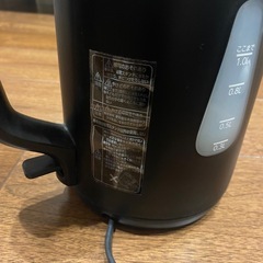 1Ｌ電気ケトルと包丁研ぎ　もらってください。の画像