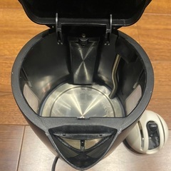 1Ｌ電気ケトルと包丁研ぎ　もらってください。の画像