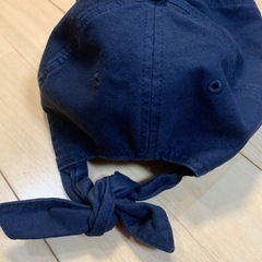 ハートチャーム付黒ＣＡＰ帽子キャップの画像