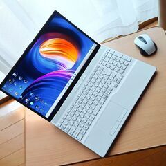 Fujitsu Lifebookノートパソコンの画像
