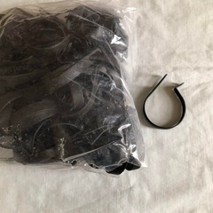 Rタイプ ケーブルクランプ 50mm 1.96 ケーブルクリップ 200個入りの画像