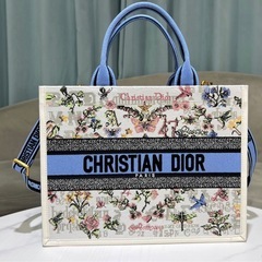 キャンバストートdiordiorの画像