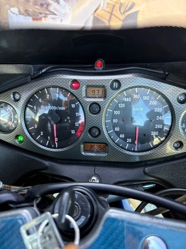 スズキ　隼　　1300cc