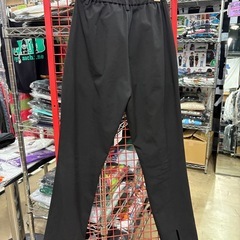 スリット入りパンツの画像