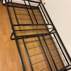 折りたたみシングルベッドフレーム（使用期間8ヶ月）の画像