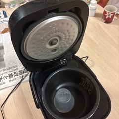 炊飯器3合炊き　アイリスオーヤマ　の画像