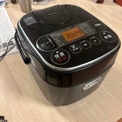 炊飯器3合炊き　アイリスオーヤマ　の画像