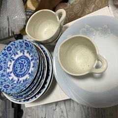 食器、グラス、湯呑み、花瓶の画像