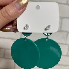 新品✨【綾瀬もも風】ピアス💚の画像