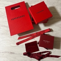 Salvatore Ferragamo フェラガモ ショッパー　箱　ジュエリー　ブランド紙袋　プレゼント　ハイブランドの画像