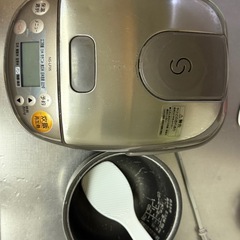 象印マイコン炊飯ジャー NS-LF05 の画像