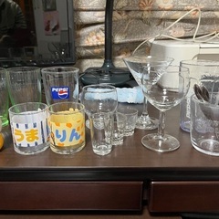 食器、グラス、湯呑み、花瓶の画像