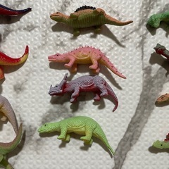 ミニ恐竜12体の画像