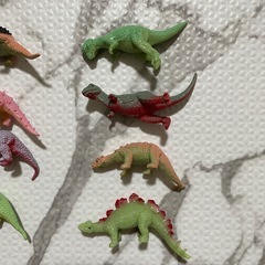 ミニ恐竜12体の画像