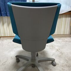 イトーキ　オフィスチェア　トリノ KE-140CP-W4A2 ITOKI 肘無ローバックチェアの画像