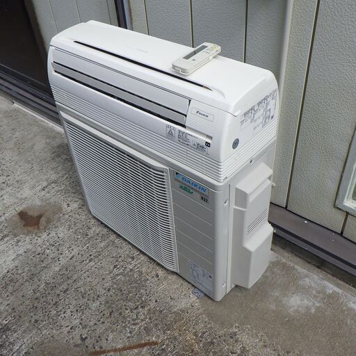 業務用エアコン　壁掛け型　5.6kw　三相200v機種　取り付け工事込み