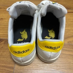 お取り引き中❌adidas✖️ピカチュウコラボスニーカーの画像