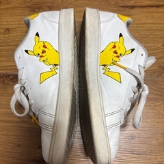 お取り引き中❌adidas✖️ピカチュウコラボスニーカーの画像