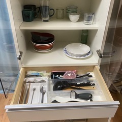 食器棚の画像