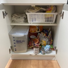 食器棚の画像