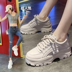 【厚底美脚◎】 新品　レディース　厚底スニーカー　24センチ　白　ホワイト　快適の画像