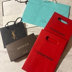 Salvatore Ferragamo フェラガモ ショッパー　箱　ジュエリー　ブランド紙袋　プレゼント　ハイブランドの画像