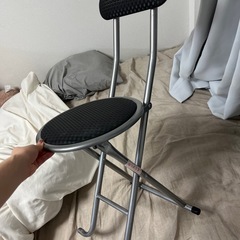 折りたたみ椅子の画像