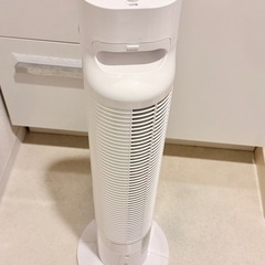 アイリスオーヤマ 扇風機 タワーファン スリム 左右自動首振り パワフル送風 風量3段階 タイマー付きの画像