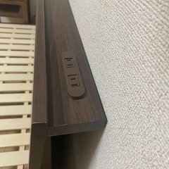 ダブルベッドフレーム（木製）の画像