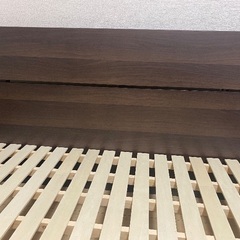 ダブルベッドフレーム（木製）の画像