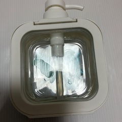 デコパーツ付き詰め替え容器の画像