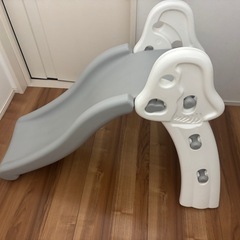 折りたたみ滑り台の画像