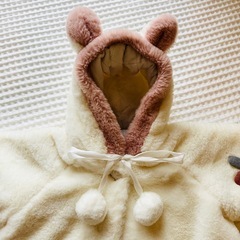 【極美品】ウサギ耳のボアポンポンポンチョ90花刺繍フードの画像