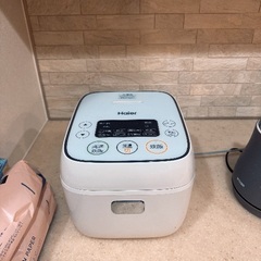 【無料お譲り】３合炊き　炊飯器【Haier製】の画像