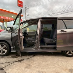 8人乗り☆フリップダウンモニター付き☆月々1.1万円〜分割払い可❗️車検2年付き！大人気☆HONDA フリード☆HDDナビ付き☆走行中DVD見れます☆電動スライドドア付き☆社外アルミ☆事故修復歴無し☆ドライブレコーダー付きのフル装備☆‼️の画像