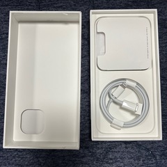 iPhone１４空箱とステッカー、充電ケーブル新品未使用の画像